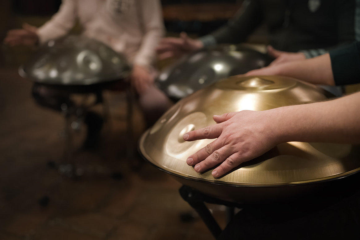 Jouer du handpan avec d'autres personnes